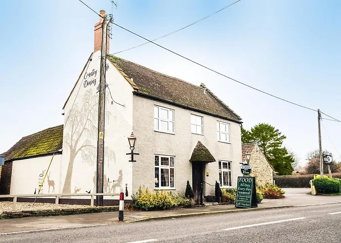 The Half Moon Inn And Country Lodge
